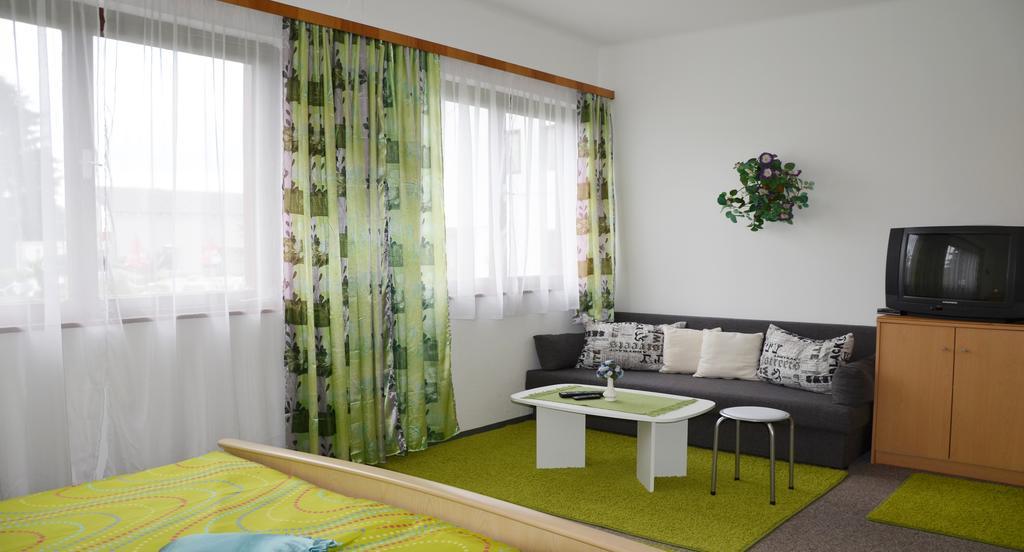 Gasthof-Pension Karawankenblick Pörtschach am Wörthersee Dış mekan fotoğraf